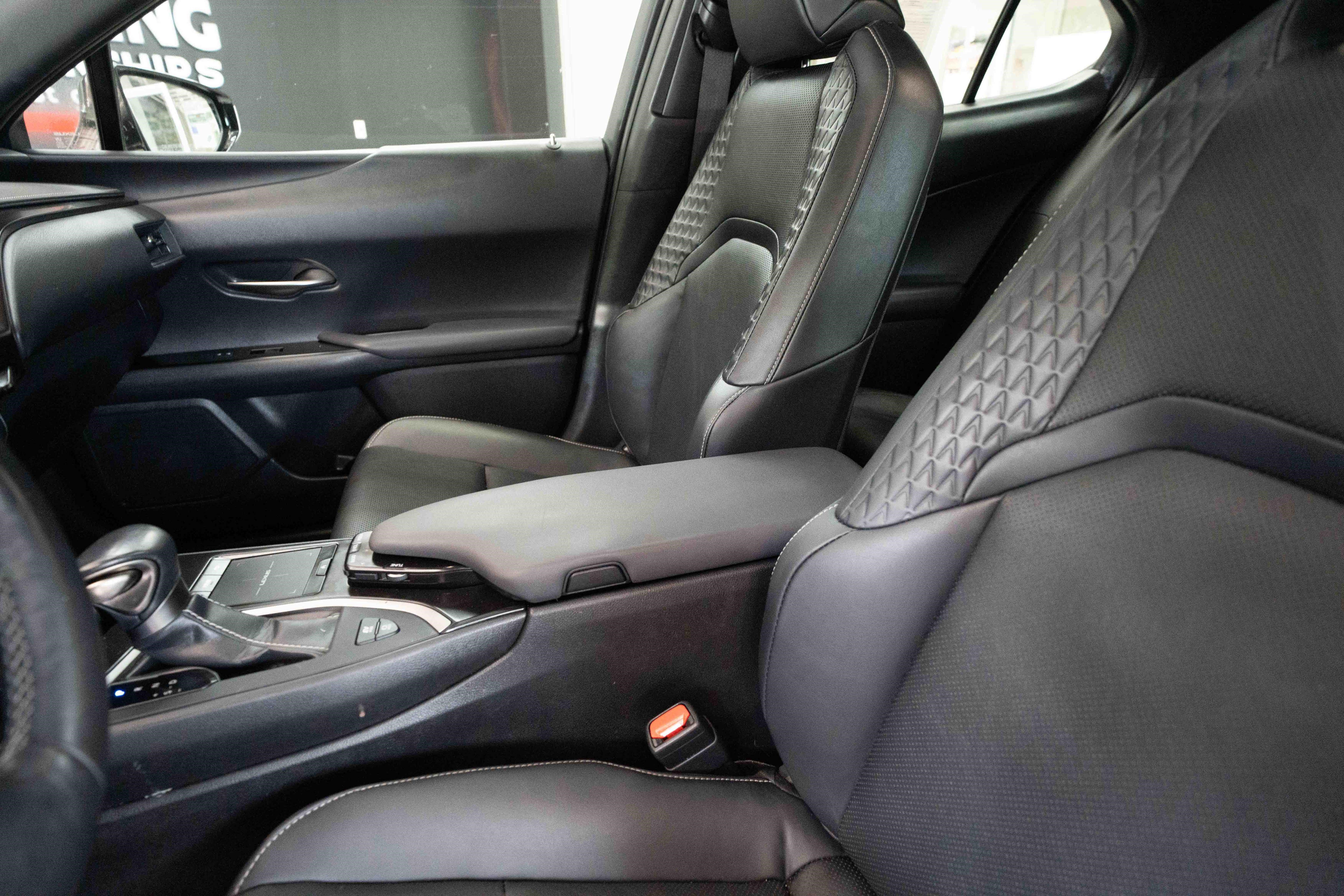 Used 2020 Lexus UX 250h w/ Premium Package AWD/4WD image 10