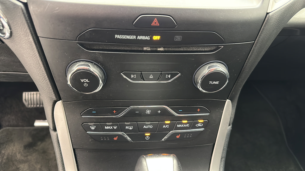 Used 2016 Ford Edge SEL w/ Equipment Group 201A FWD image 17
