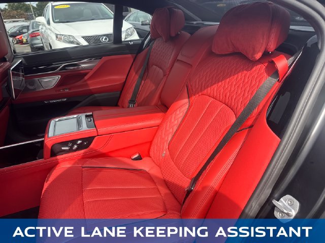 Used 2018 BMW M760i xDrive AWD/4WD image 34