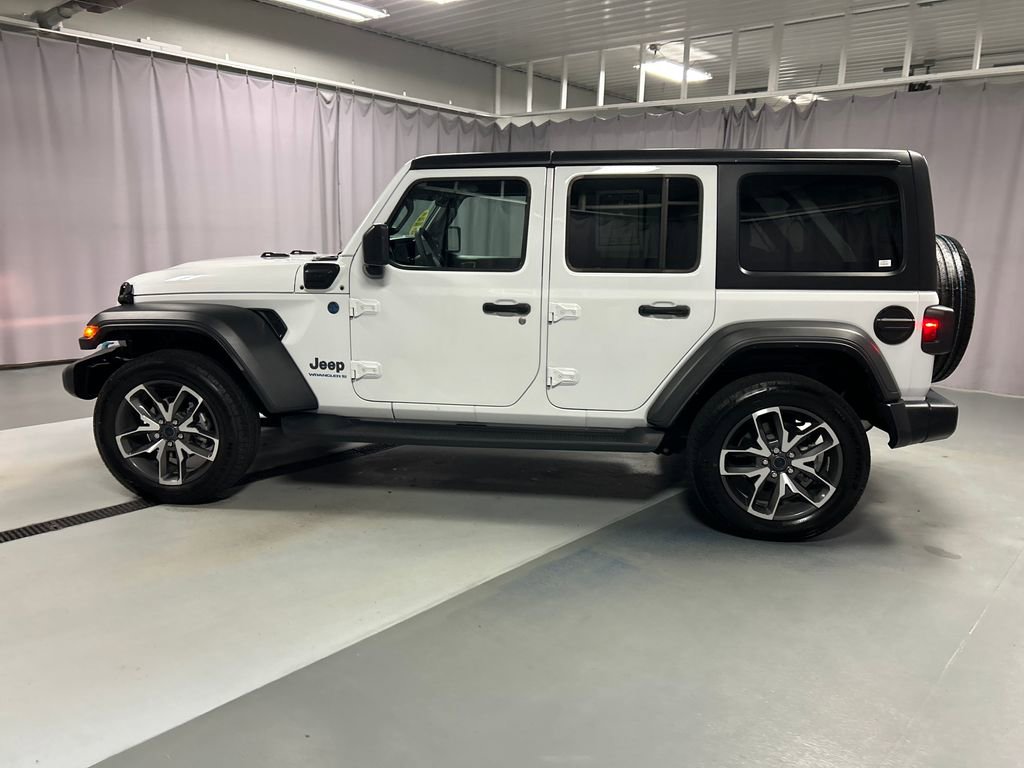 Used 2025 Jeep Wrangler Unlimited Sport S 4xe w/ Convenience Group AWD/4WD image 4