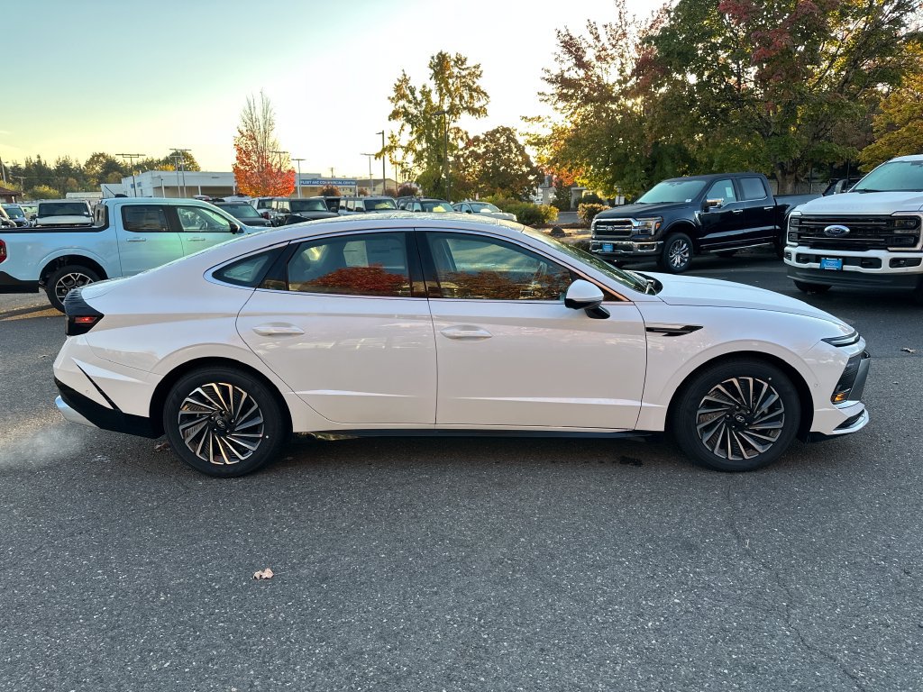 New 2026 Hyundai Sonata Limited FWD image 7