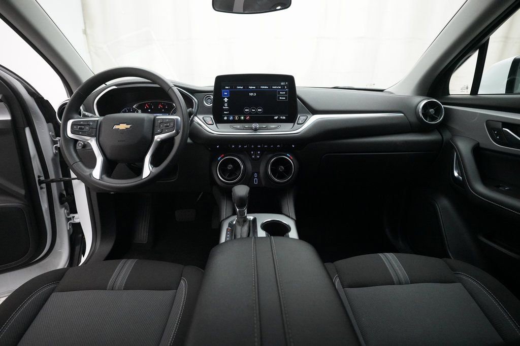 Used 2025 Chevrolet Blazer LT image 5