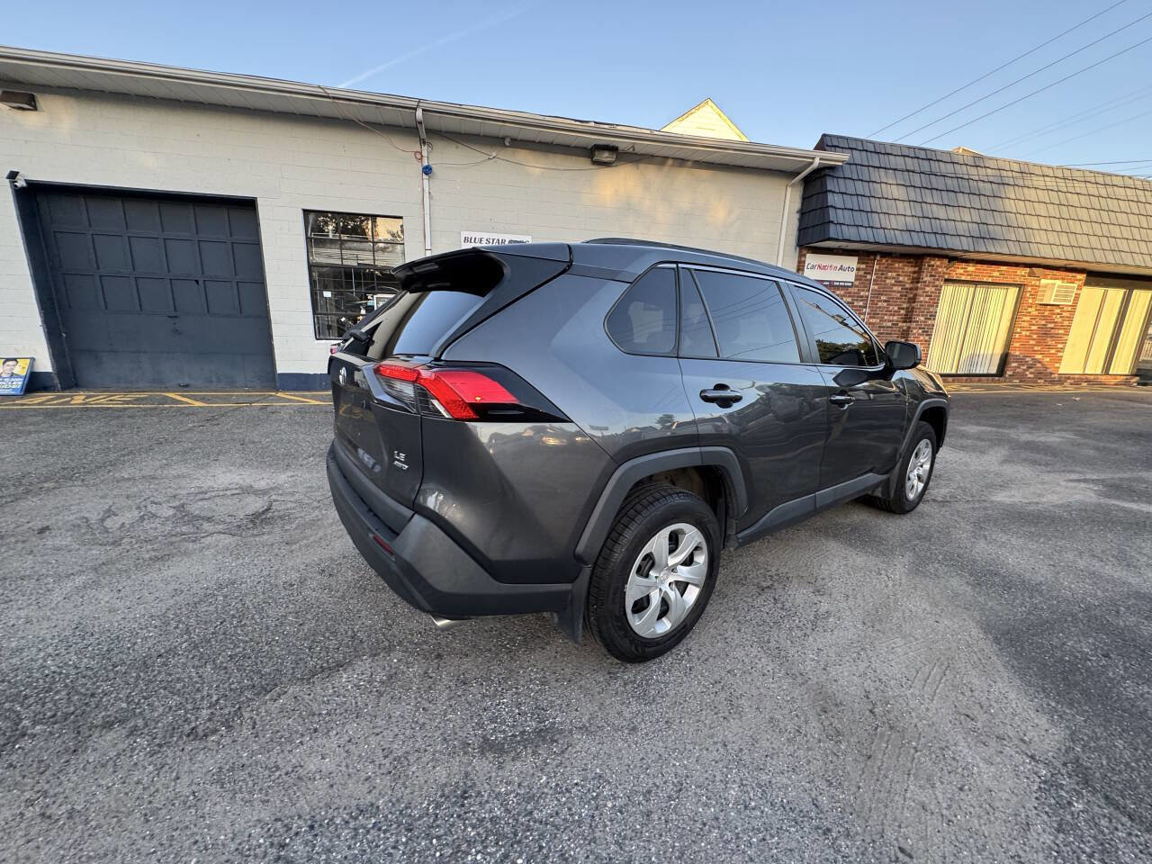Used 2020 Toyota RAV4 LE image 12