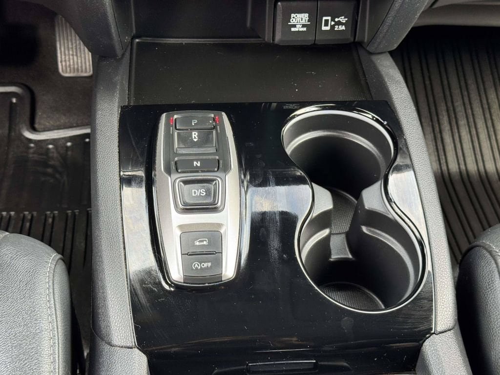 Used 2019 Honda Pilot Touring image 8