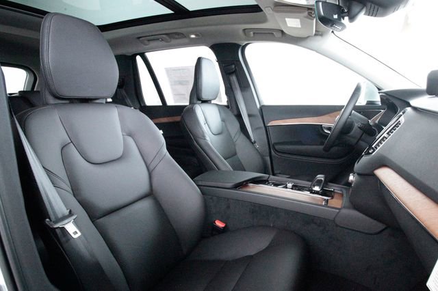 Certified 2025 Volvo XC90 B6 Plus w/ Protection Package Premier image 22