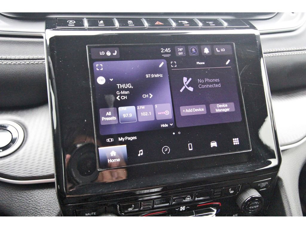 Used 2025 Jeep Grand Cherokee Altitude AWD/4WD image 23