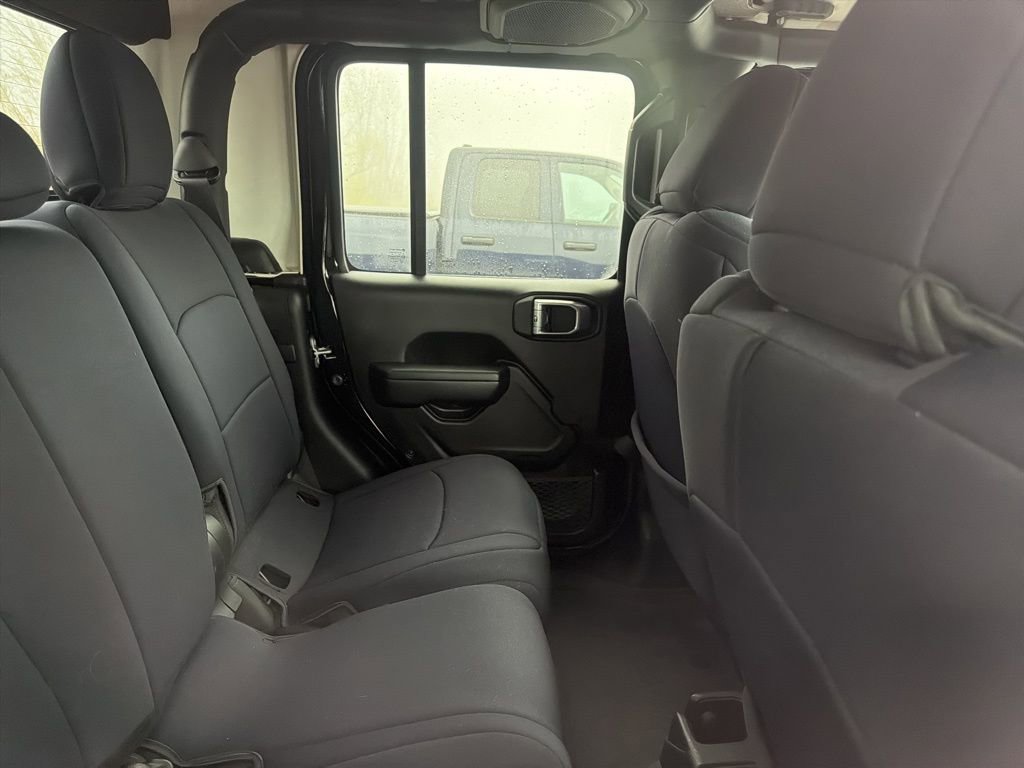 Used 2023 Jeep Gladiator Sport AWD/4WD image 5