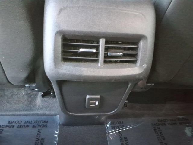 Used 2024 Chevrolet Equinox LT FWD image 15