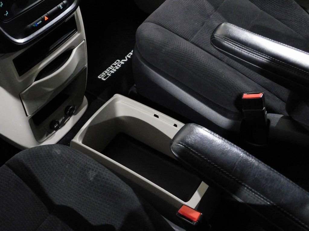 Used 2011 Dodge Grand Caravan SXT image 48