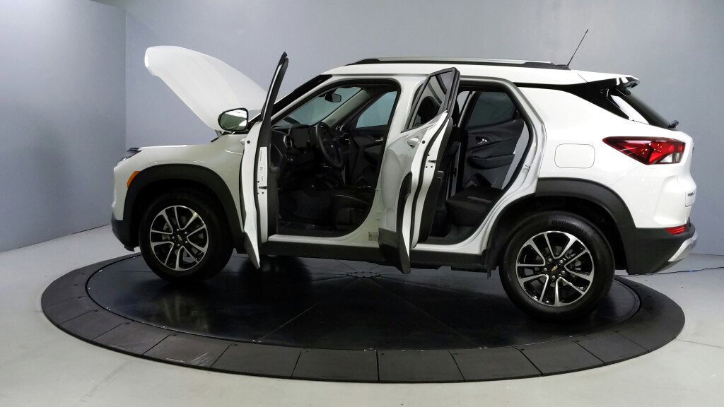Used 2025 Chevrolet TrailBlazer LT image 12