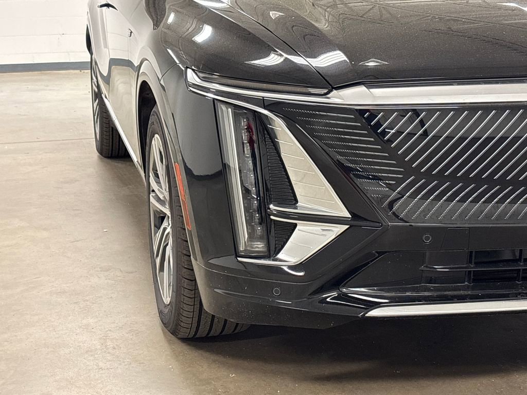 New 2025 Cadillac Lyriq Luxury RWD image 4