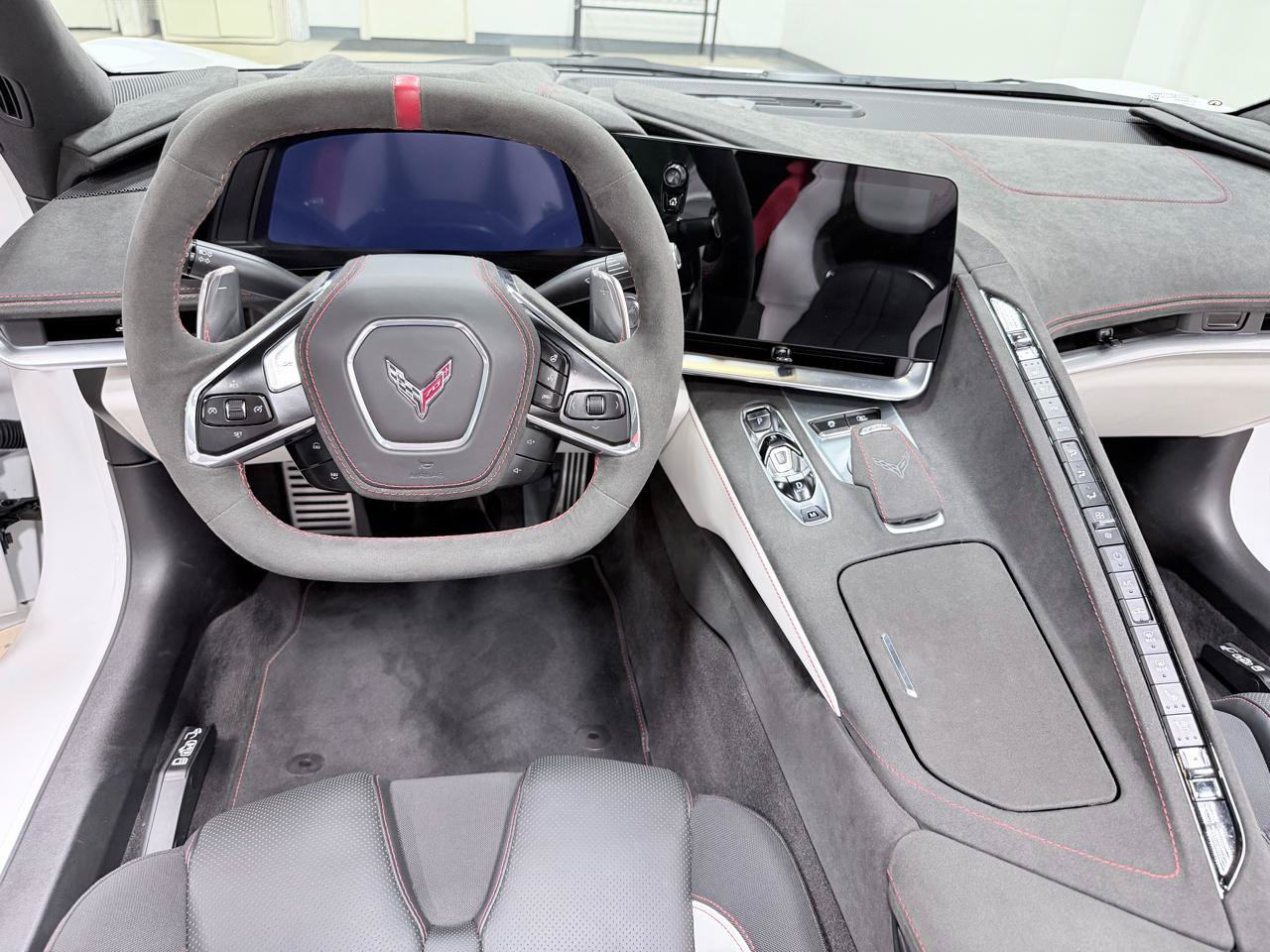 Used 2023 Chevrolet Corvette Stingray Premium Conv w/ Z51 Performance Package RWD image 30