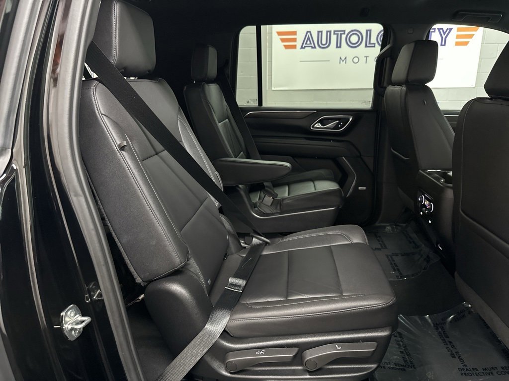 Used 2024 Chevrolet Suburban LT image 33