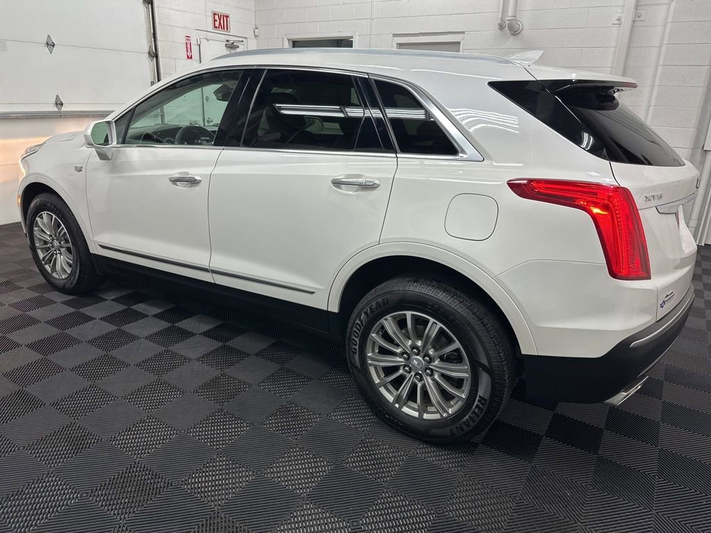 Used 2017 Cadillac XT5 Luxury w/ Driver Awareness Package image 7