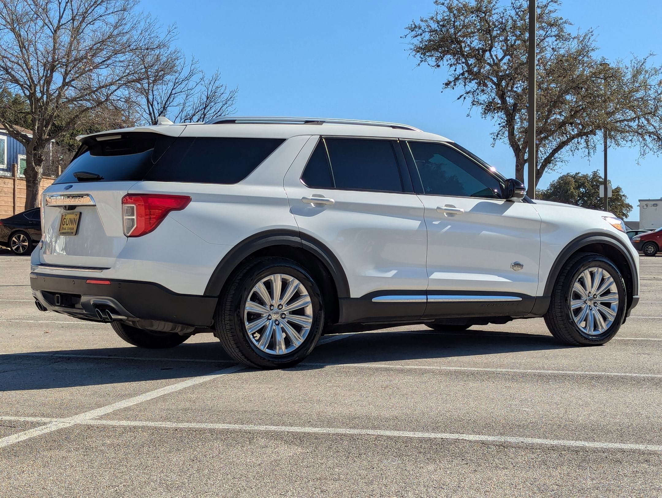 Used 2023 Ford Explorer King Ranch w/ Technology Package image 4