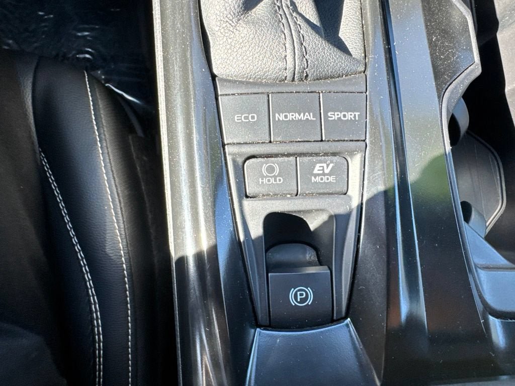 Used 2025 Toyota Camry SE FWD image 22