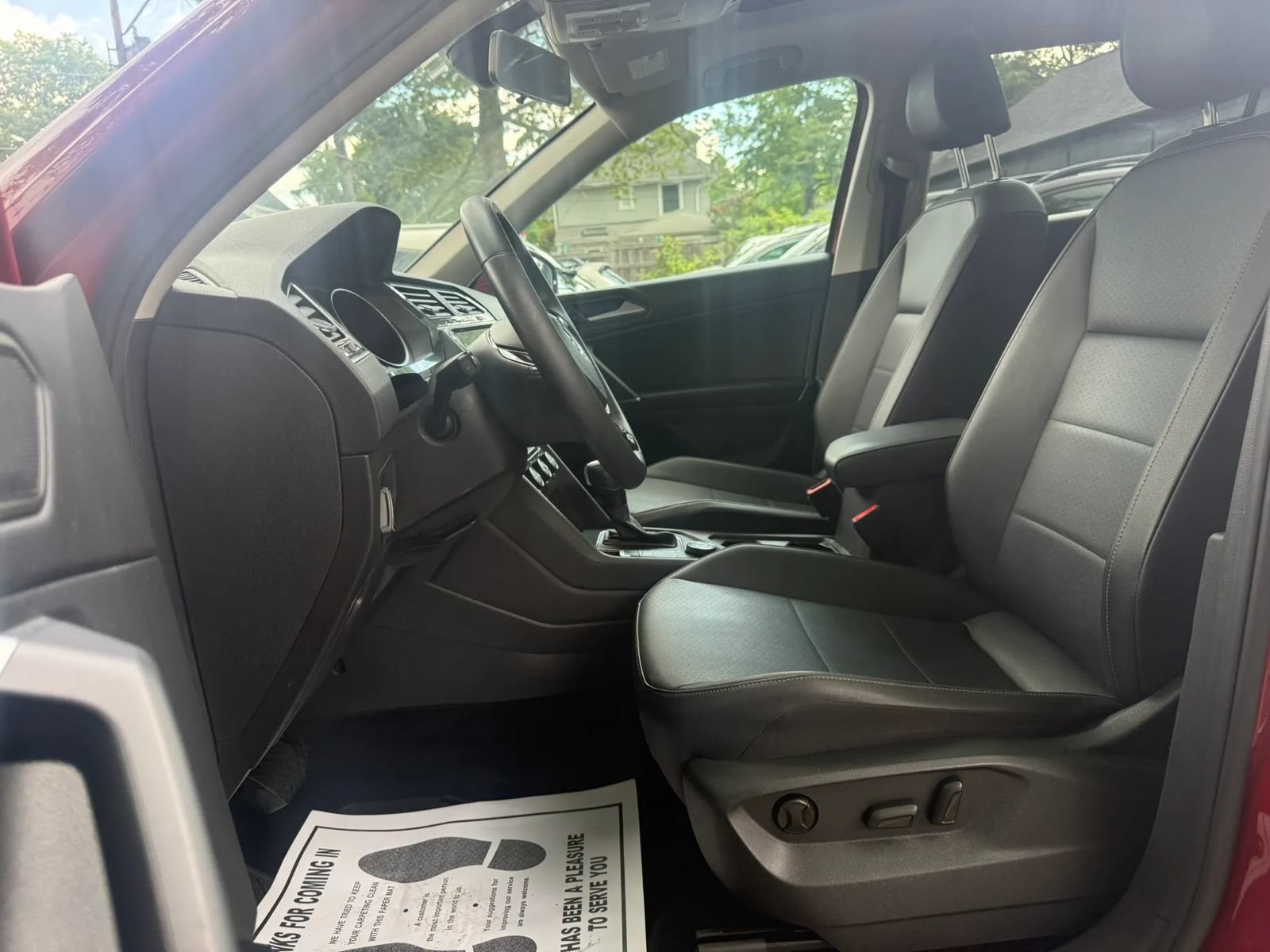 Used 2020 Volkswagen Tiguan SE w/ Panoramic Sunroof Package AWD/4WD image 8