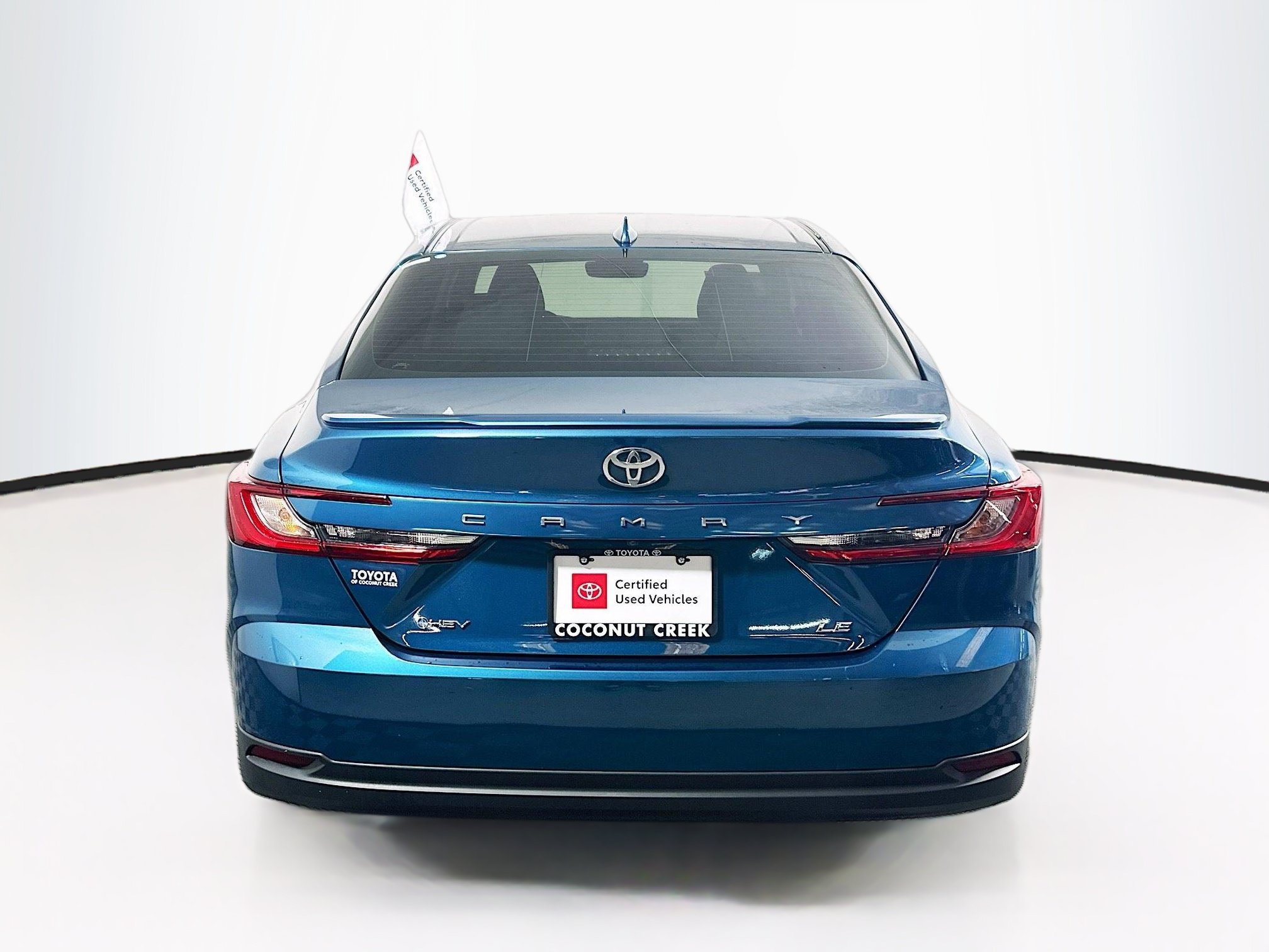 Used 2025 Toyota Camry LE w/ Convenience Package FWD image 4