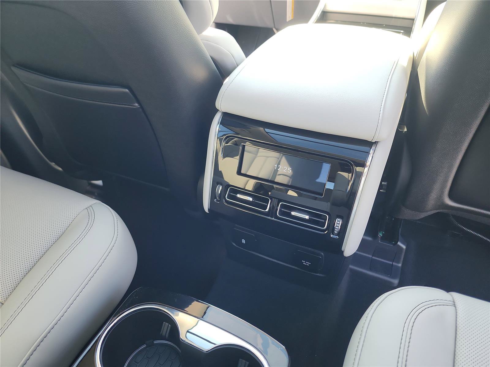 New 2026 Lincoln Aviator Reserve w/ Luxury Package RWD image 23