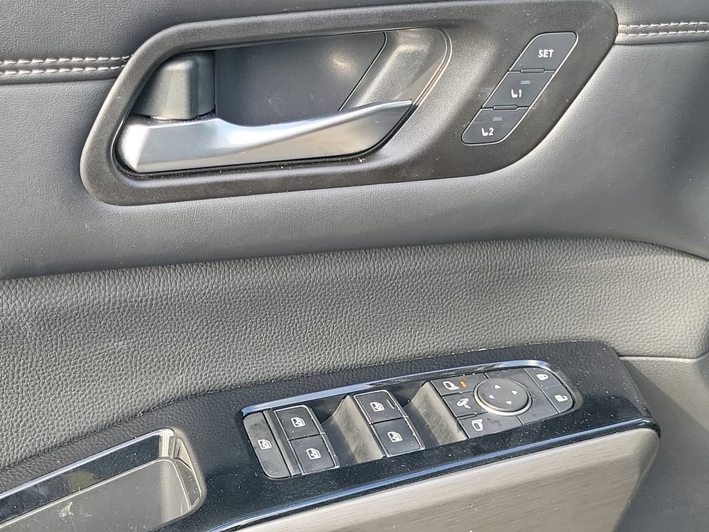 Certified 2023 Nissan Pathfinder Platinum w/ Lighting Package (N93) FWD image 29