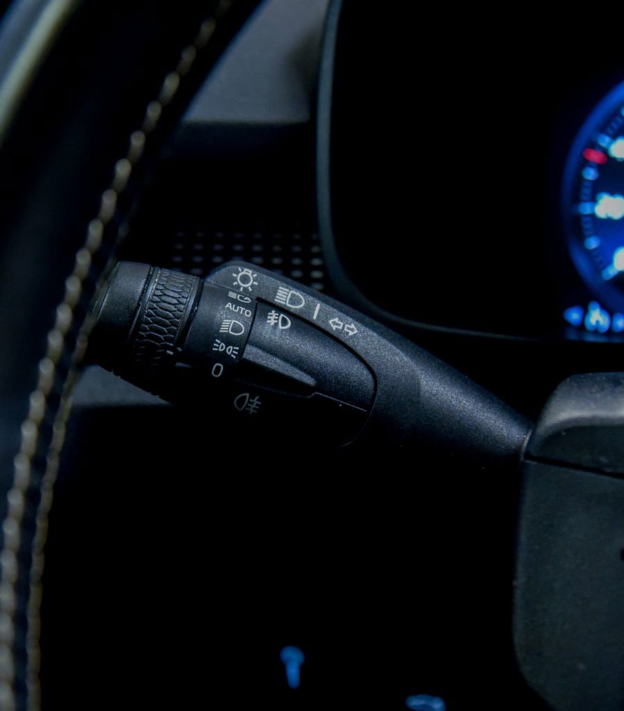 Used 2020 Volvo XC40 T5 R-Design w/ Protection Package Premier image 21