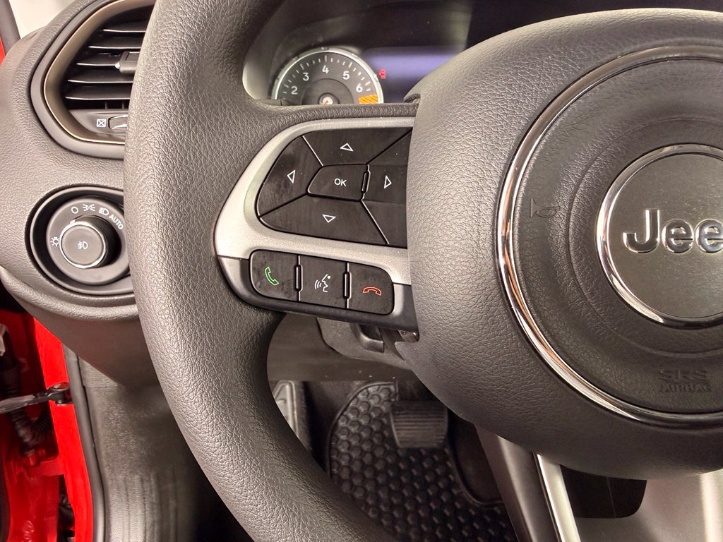 Used 2023 Jeep Renegade Latitude AWD/4WD image 19