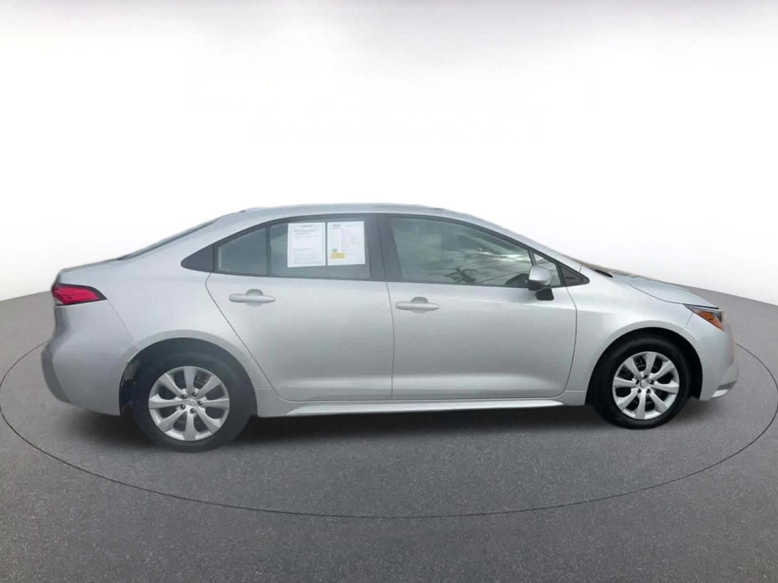 Used 2025 Toyota Corolla LE image 16