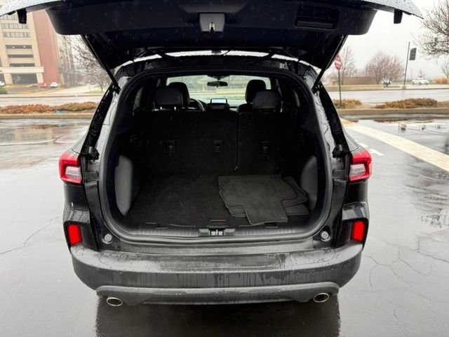 Used 2025 Ford Escape ST-Line image 6
