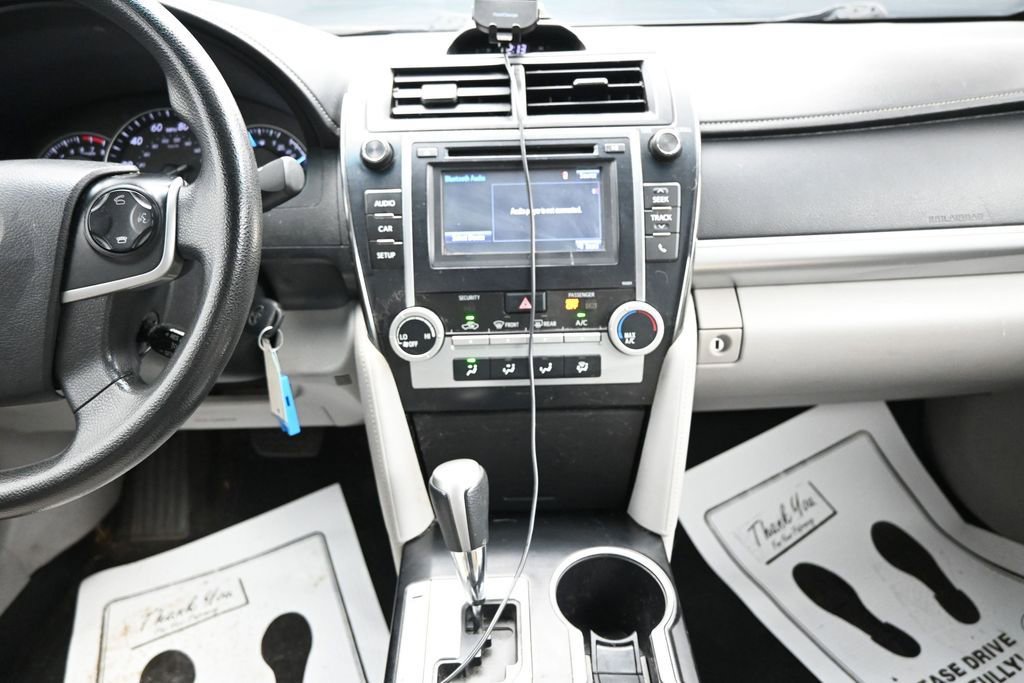 Used 2014 Toyota Camry LE FWD image 17