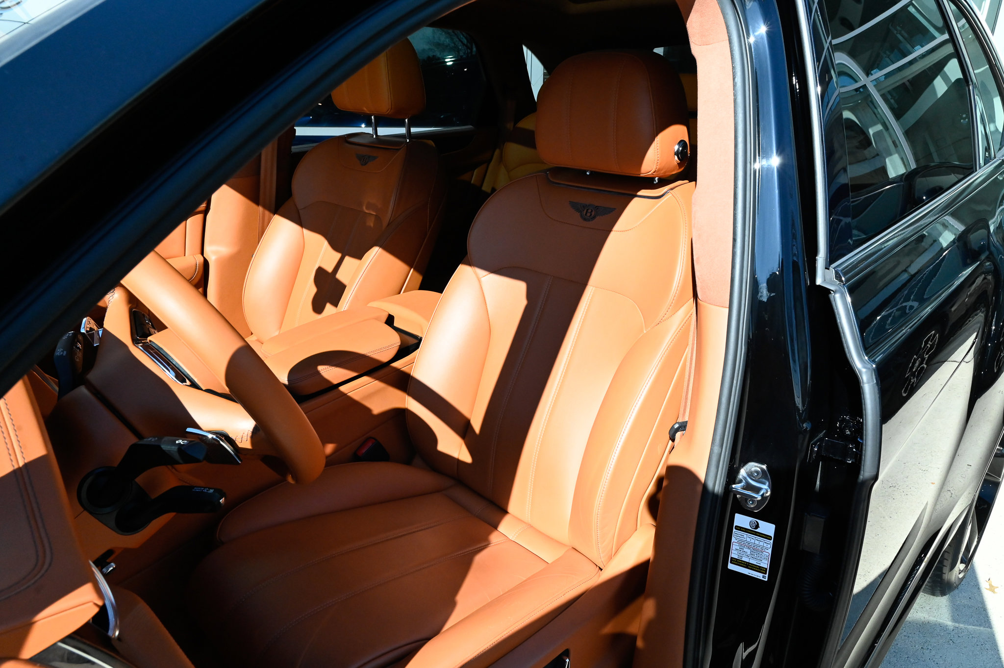 Used 2019 Bentley Bentayga image 19