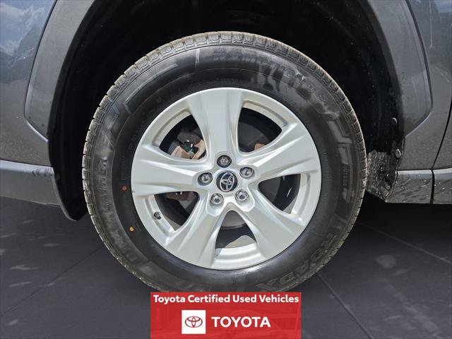 Certified 2021 Toyota RAV4 LE AWD/4WD image 16