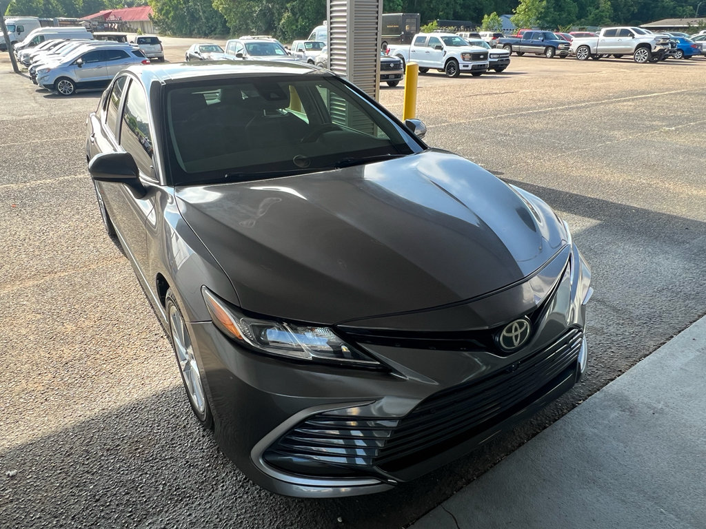 Used 2023 Toyota Camry LE FWD image 1