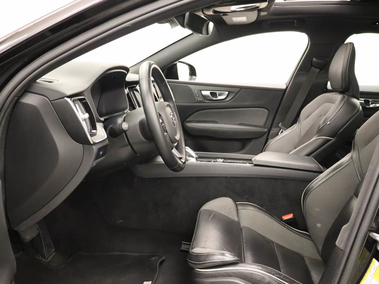 Used 2024 Volvo S60 B5 Plus FWD image 15
