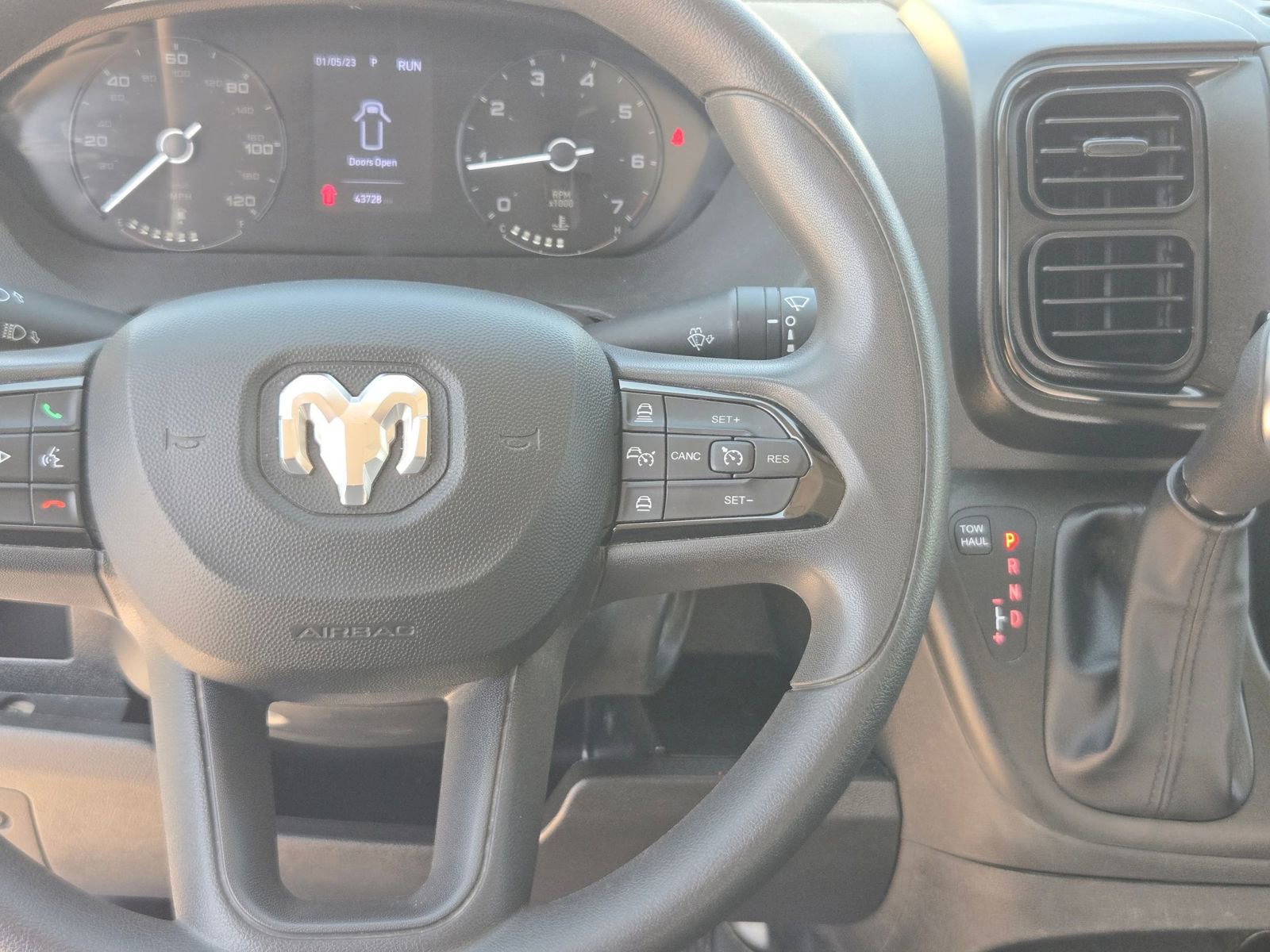 Used 2025 RAM ProMaster 2500 w/ Convenience Group FWD image 17