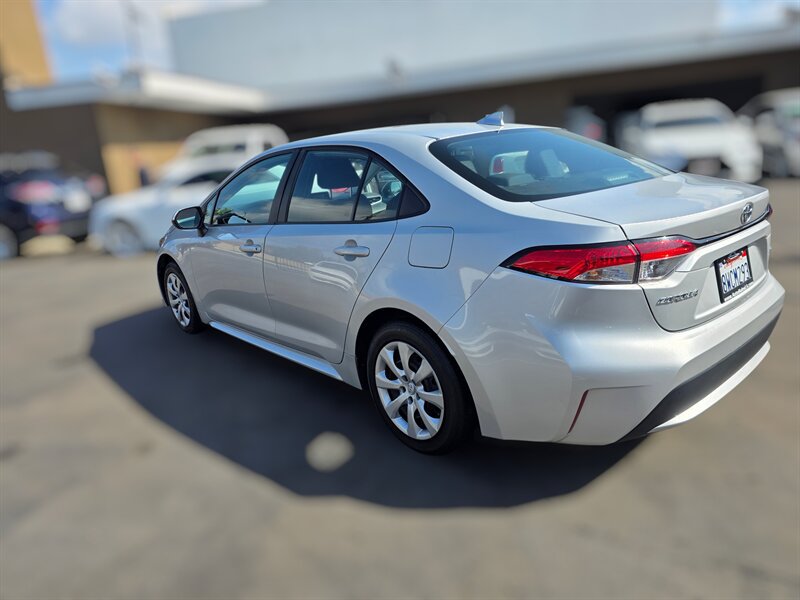 Used 2021 Toyota Corolla LE FWD image 7