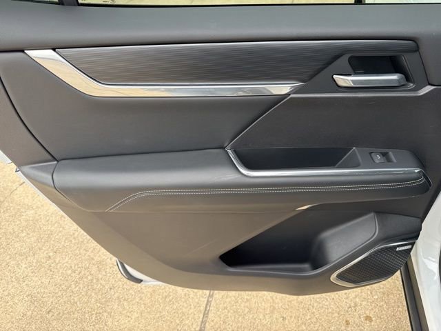 Used 2025 GMC Acadia Elevation image 28