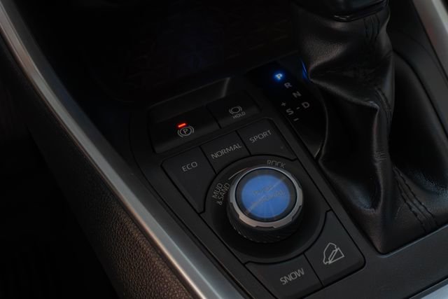 Used 2020 Toyota RAV4 Limited w/ All Weather Liner Package AWD/4WD image 30