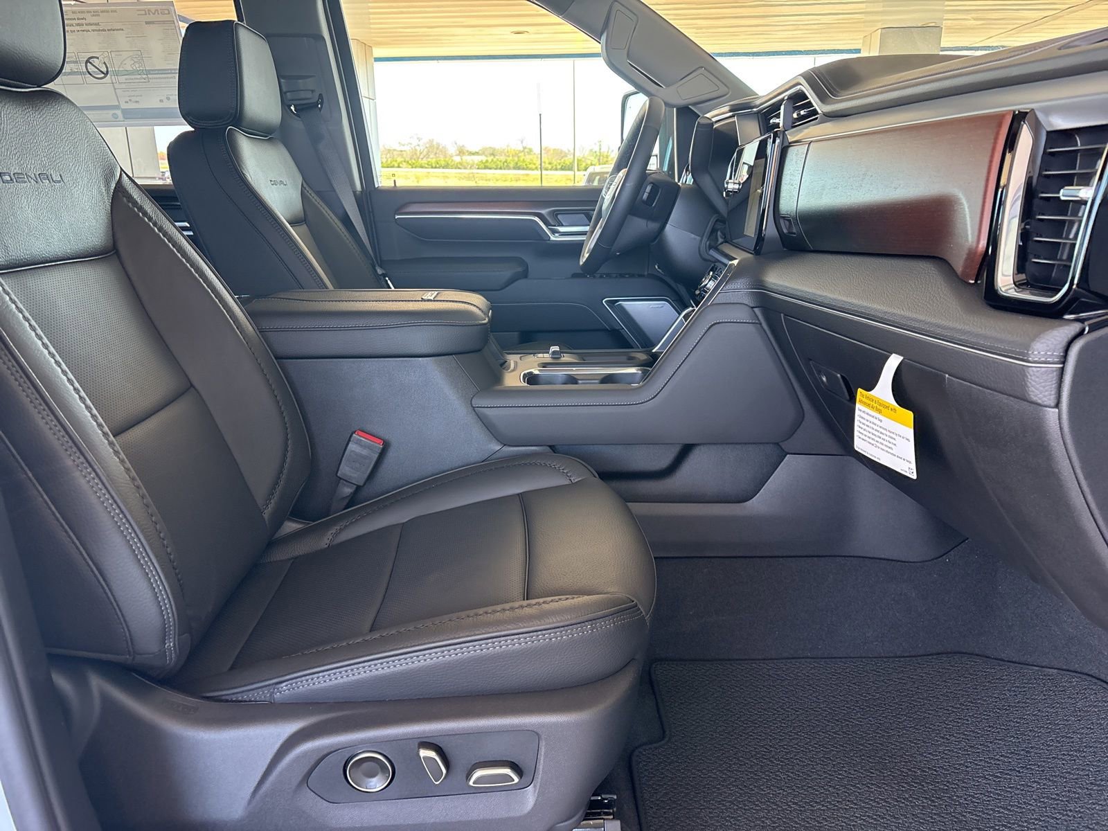 New 2026 GMC Sierra 2500 Denali w/ Denali Reserve Package image 22