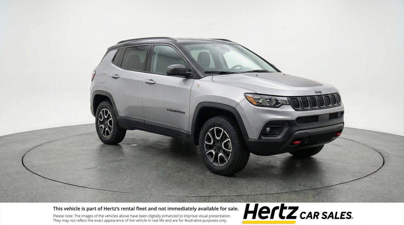 Used 2025 Jeep Compass Trailhawk image 1