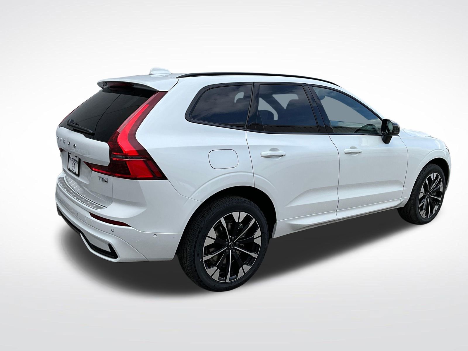 New 2026 Volvo XC60 T8 Plus w/ Climate Package AWD/4WD image 5