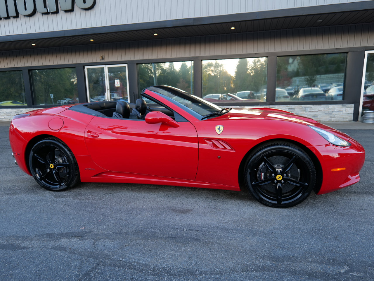 Used 2014 Ferrari California image 65