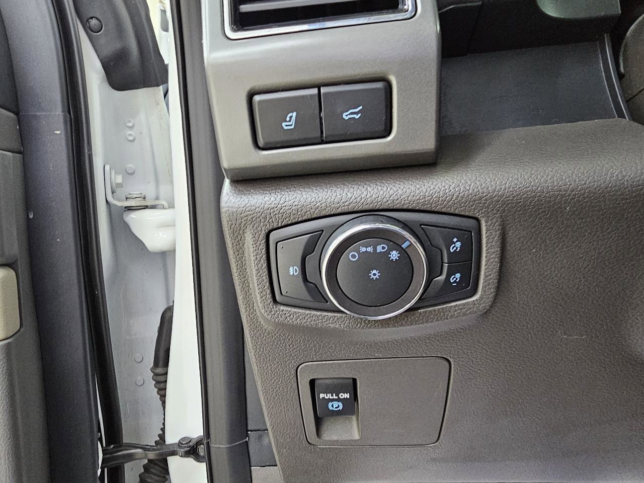 Used 2020 Ford Expedition XLT w/ Equipment Group 202A RWD image 39