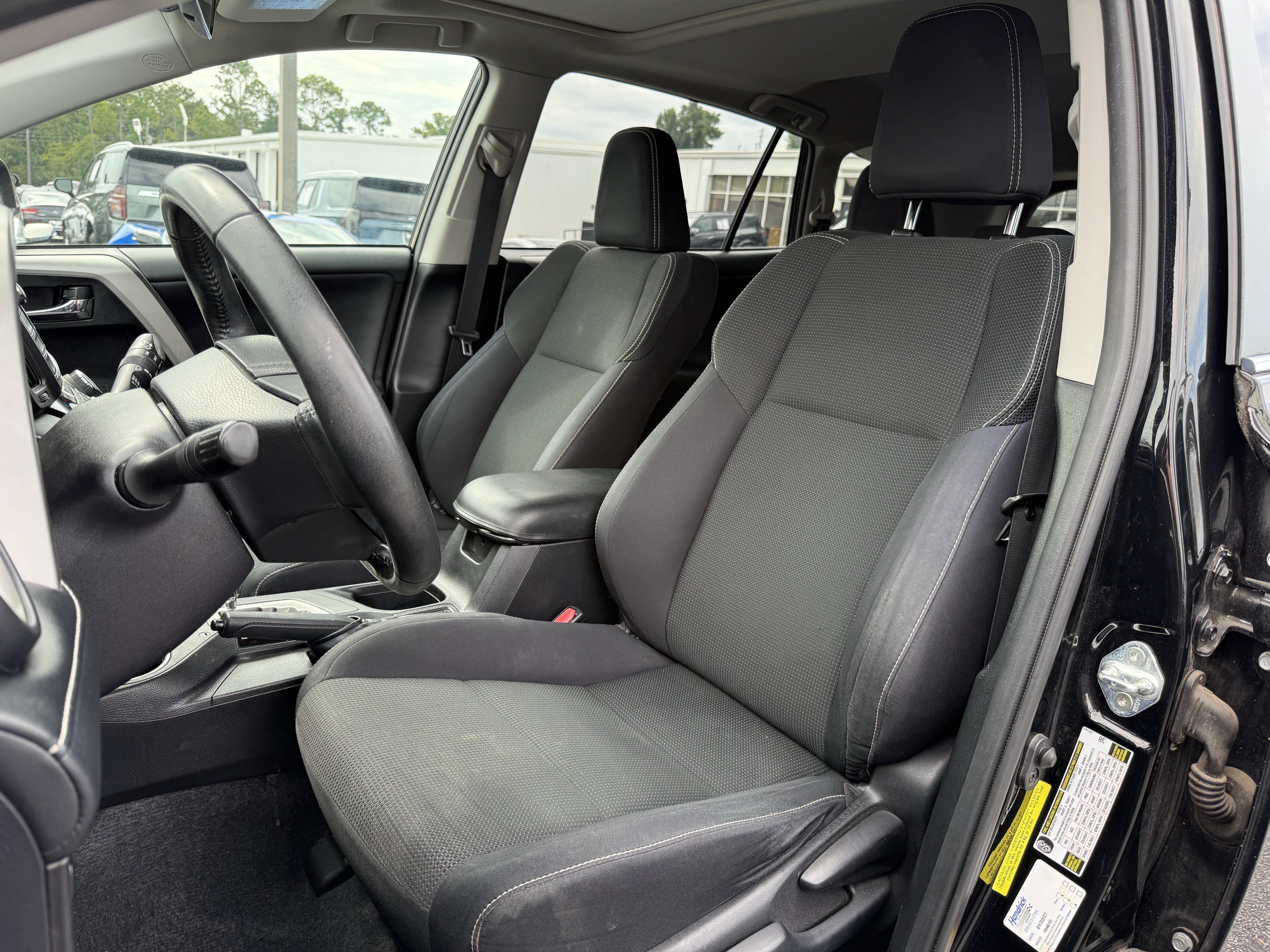 Used 2016 Toyota RAV4 XLE FWD image 15