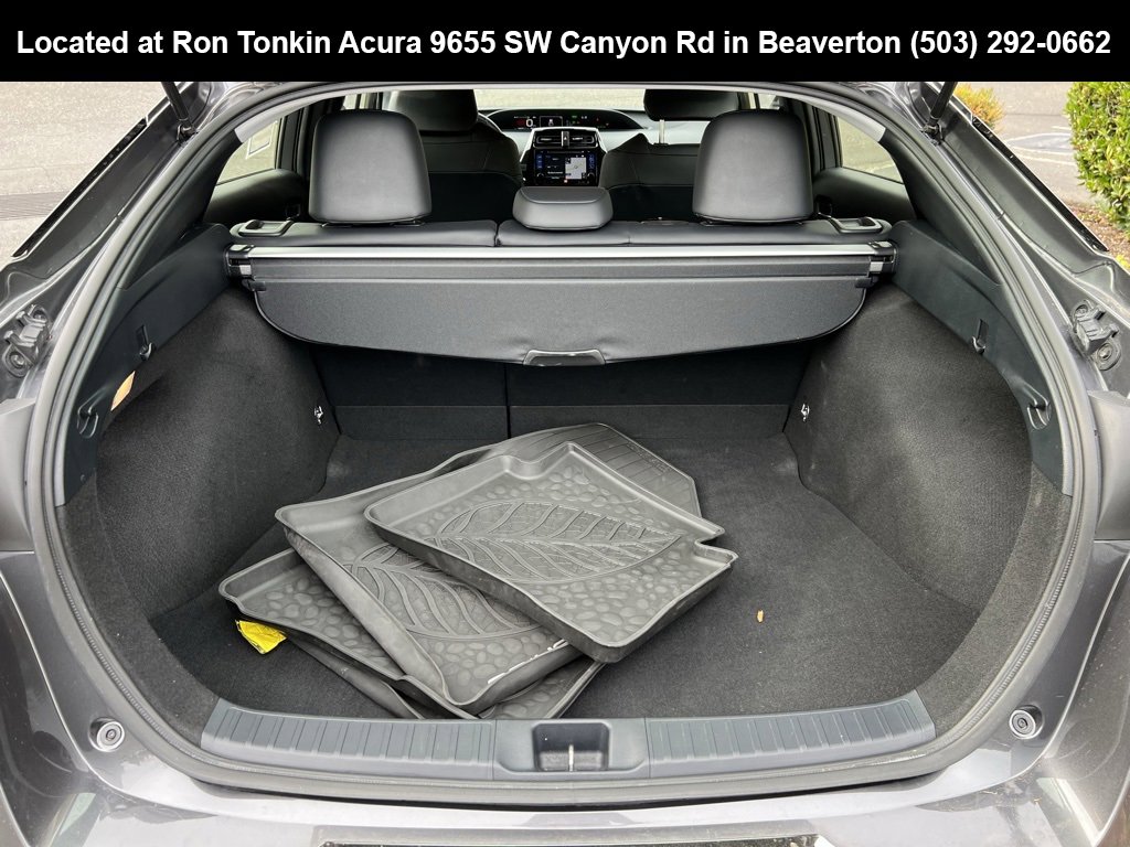 Used 2017 Toyota Prius Four image 9