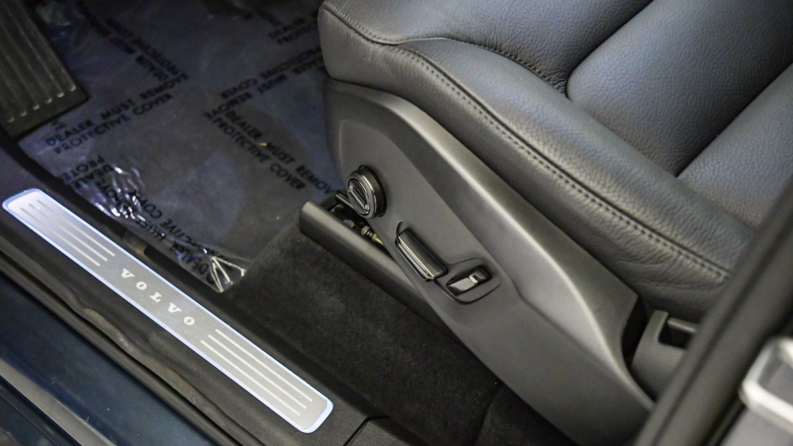 Certified 2025 Volvo XC90 B6 Ultra image 23