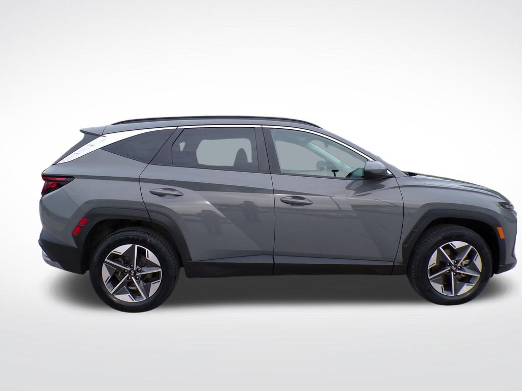 Certified 2025 Hyundai Tucson SEL AWD/4WD image 6