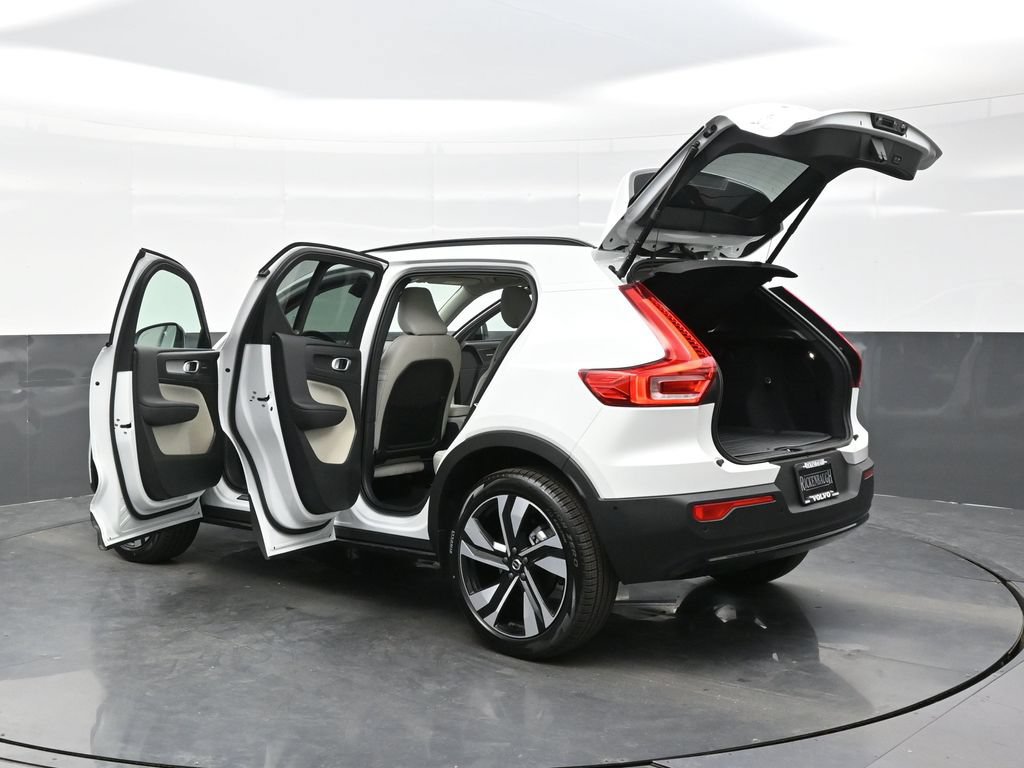 New 2026 Volvo XC40 B5 Ultra w/ Protection Package Premier AWD/4WD image 47