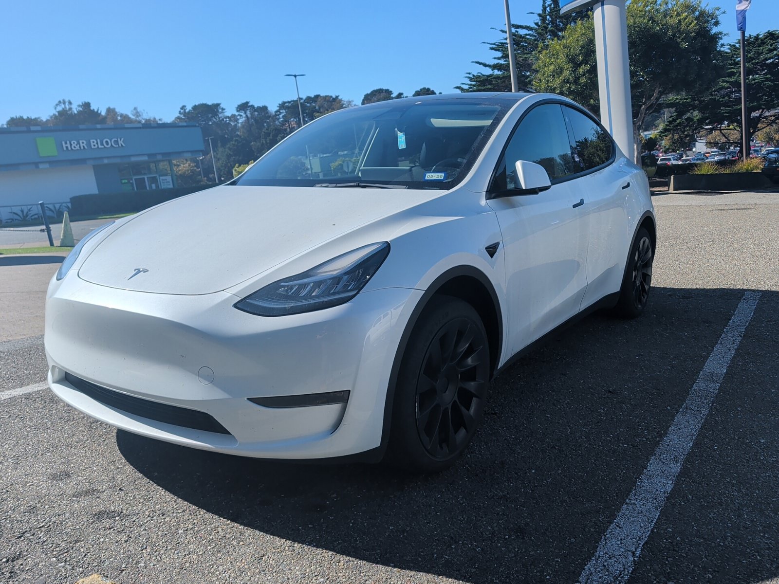 Used 2023 Tesla Model Y Long Range AWD/4WD image 3