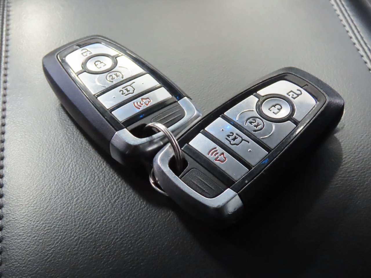 Used 2023 Ford Explorer XLT w/ Equipment Group 202A RWD image 19