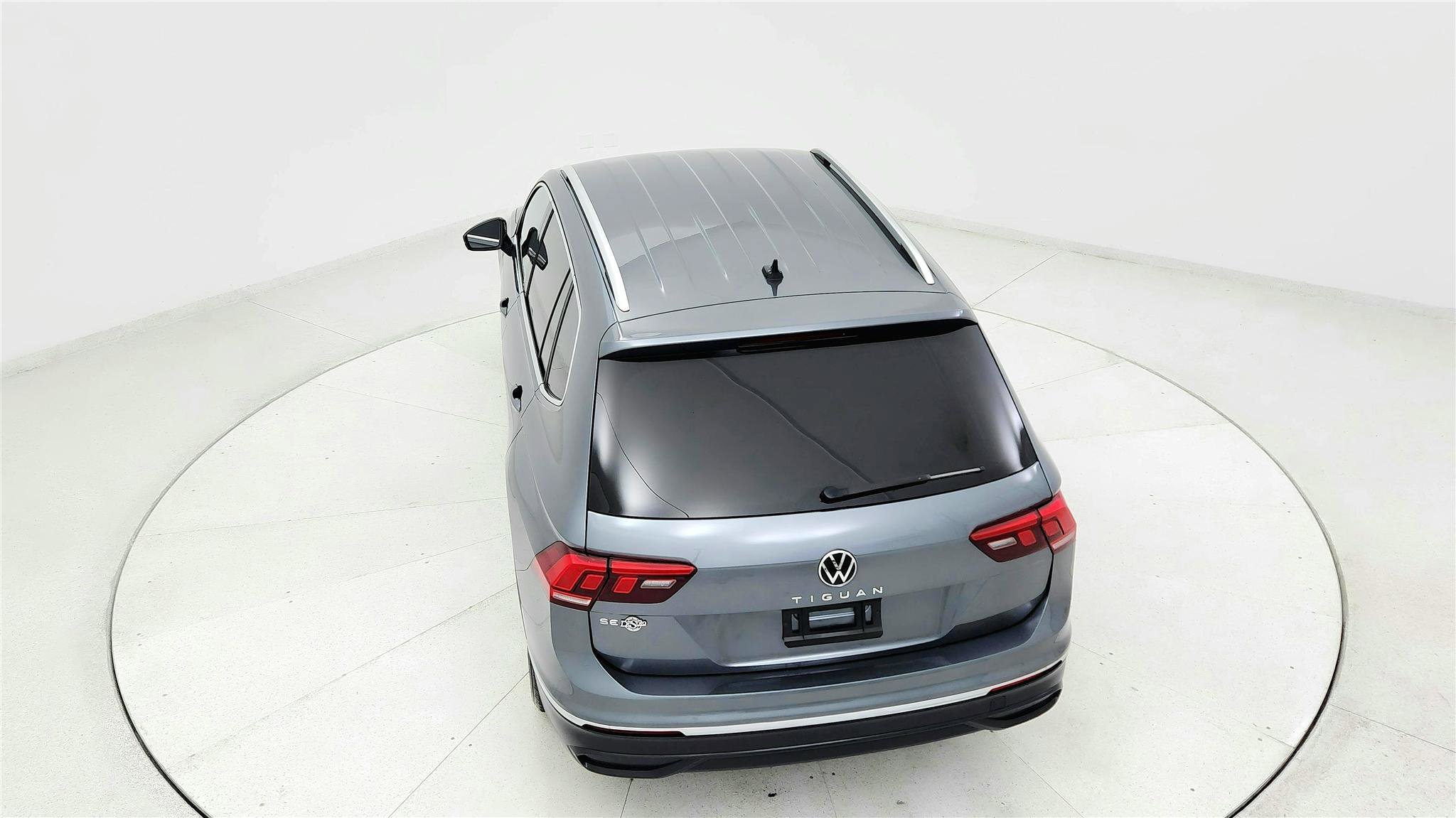 Used 2024 Volkswagen Tiguan SE image 16